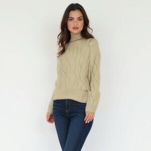 Suzy Shier Cream Cable Knit Turtleneck - M - Cozycore ❤️